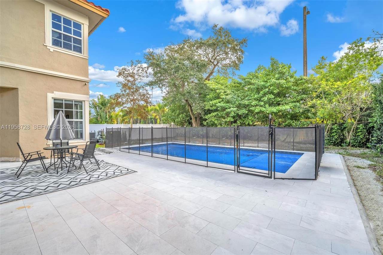 https://bt-photos.global.ssl.fastly.net/miami/1280_boomver_2_A11958728-2.jpg