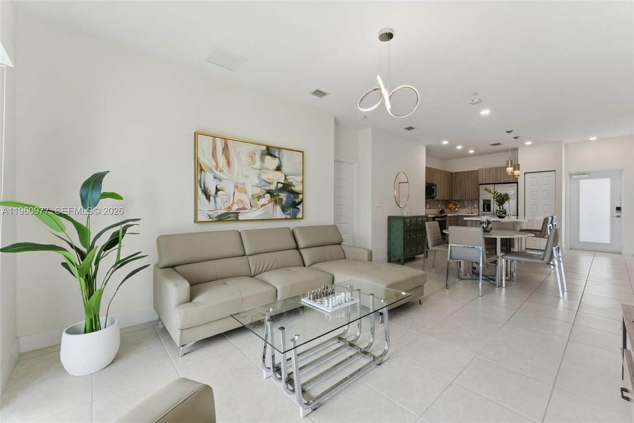 https://bt-photos.global.ssl.fastly.net/miami/1280_boomver_2_A11960977-2.jpg