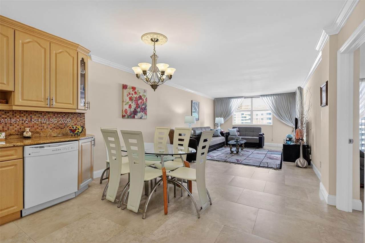 1849 Ocean Dr - Photo 1