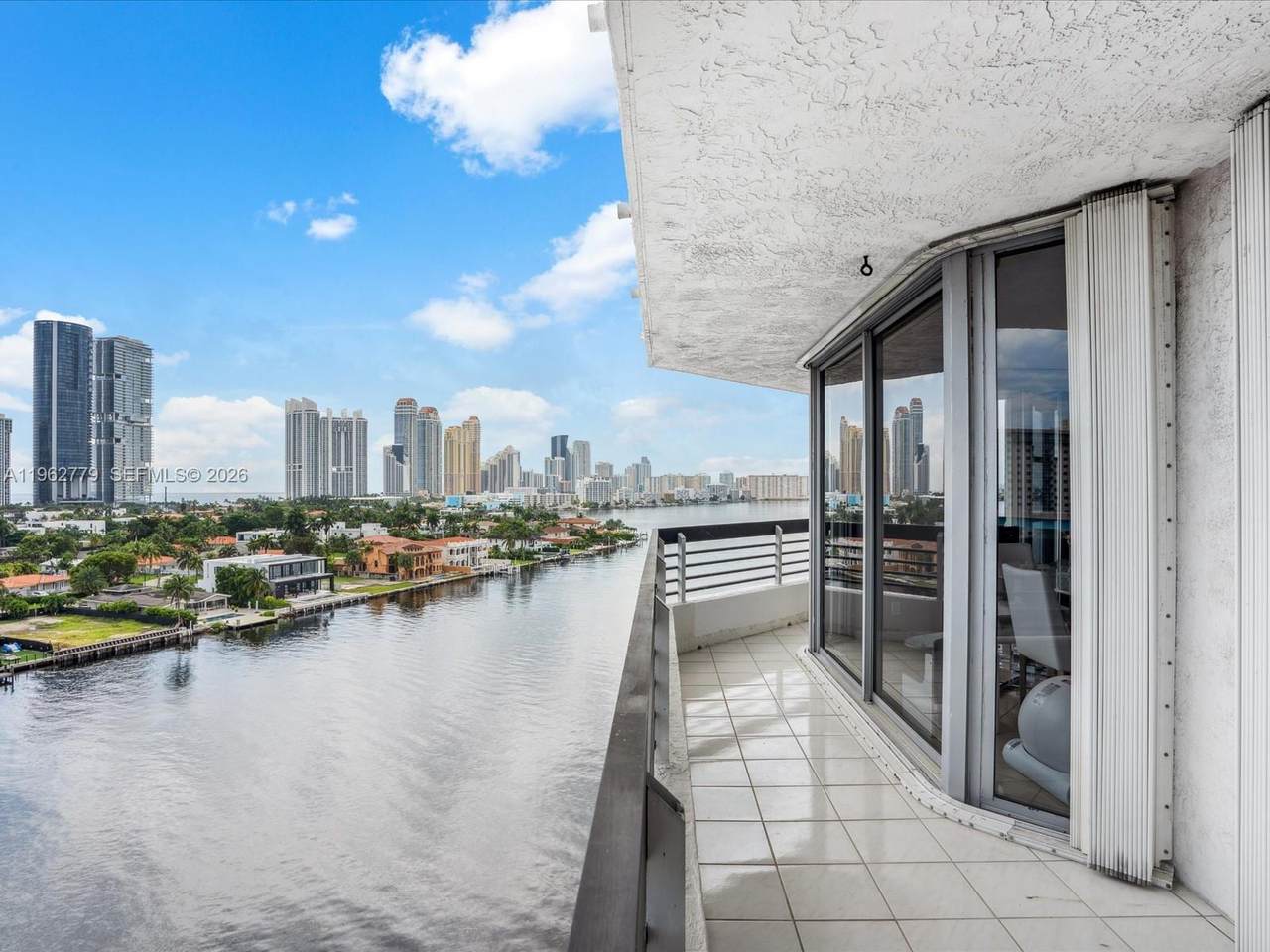 https://bt-photos.global.ssl.fastly.net/miami/1280_boomver_3_A11962779-2.jpg