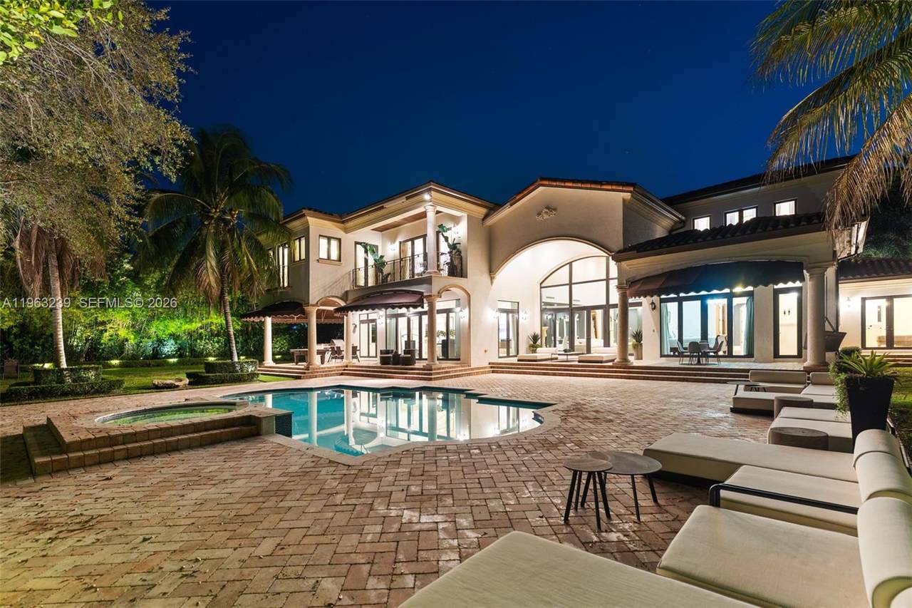 https://bt-photos.global.ssl.fastly.net/miami/1280_boomver_3_A11963239-2.jpg