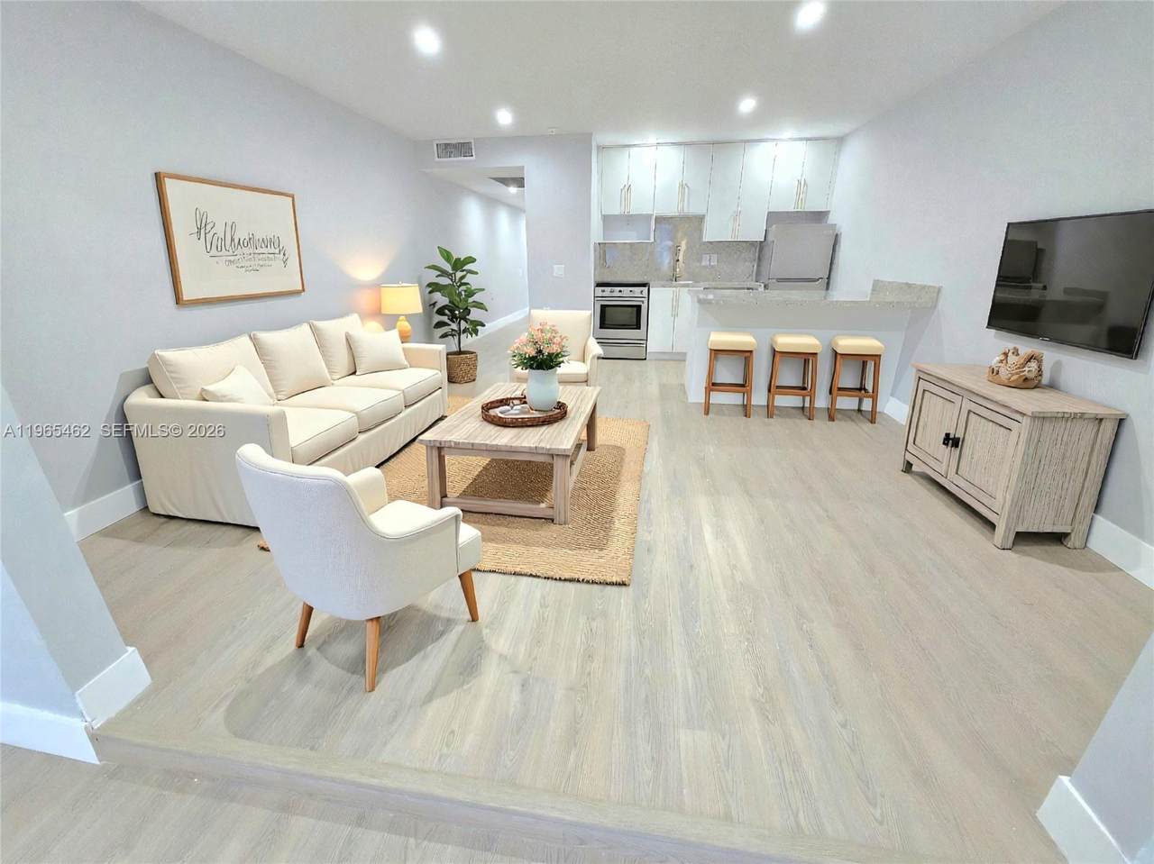 1106 Bahama Bnd - Photo 1