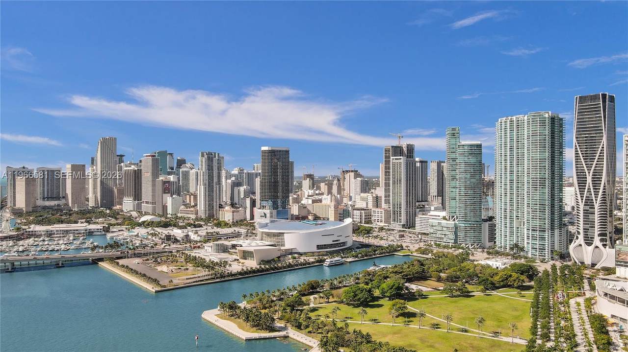900 Biscayne Blvd - Photo 1