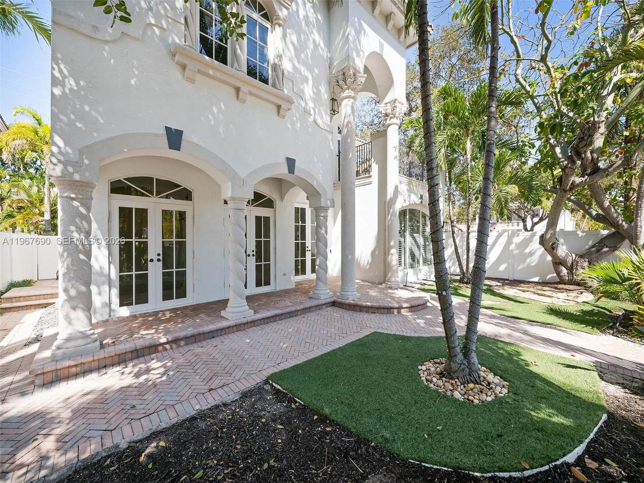 https://bt-photos.global.ssl.fastly.net/miami/1280_boomver_2_A11967690-2.jpg