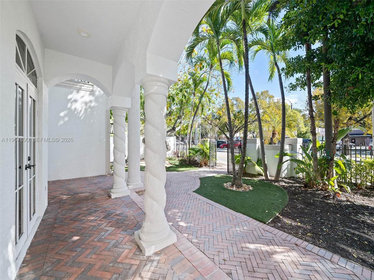 https://bt-photos.global.ssl.fastly.net/miami/1280_boomver_2_A11967690-2.jpg