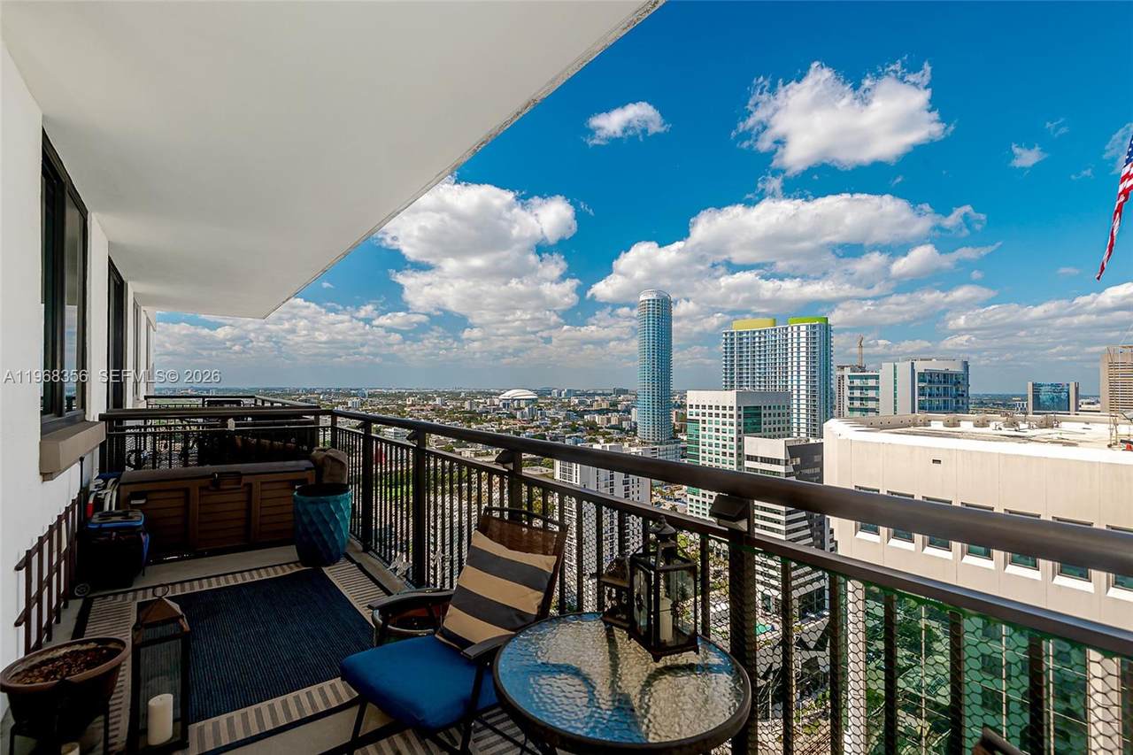 https://bt-photos.global.ssl.fastly.net/miami/1280_boomver_2_A11968356-2.jpg