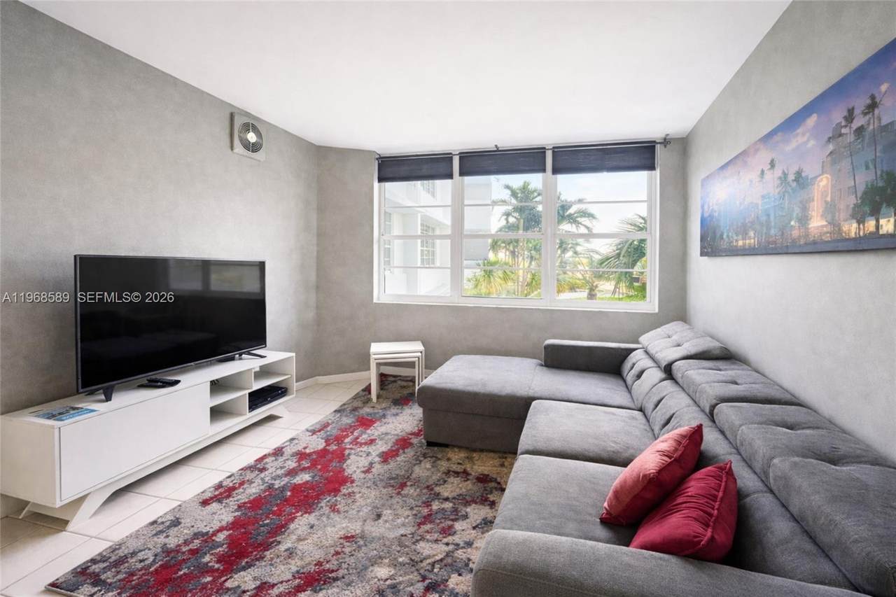 100 Lincoln Rd - Photo 1