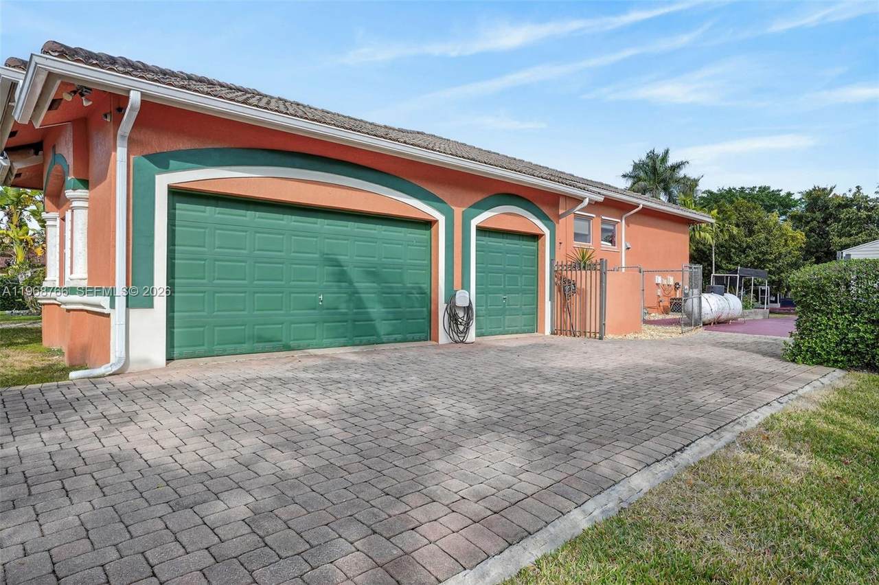 https://bt-photos.global.ssl.fastly.net/miami/1280_boomver_4_A11968766-2.jpg