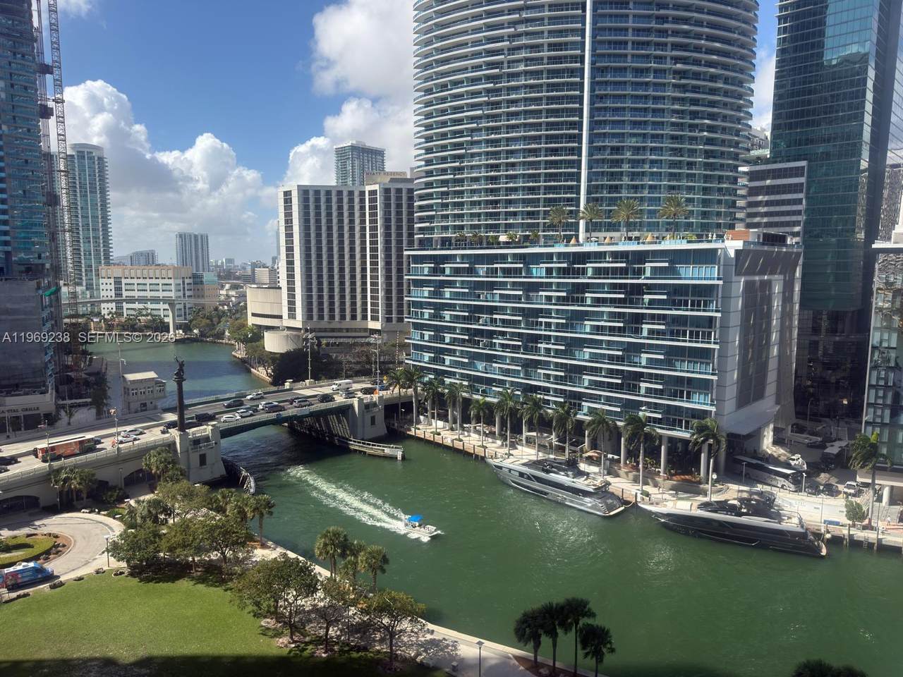 465 Brickell - Photo 1