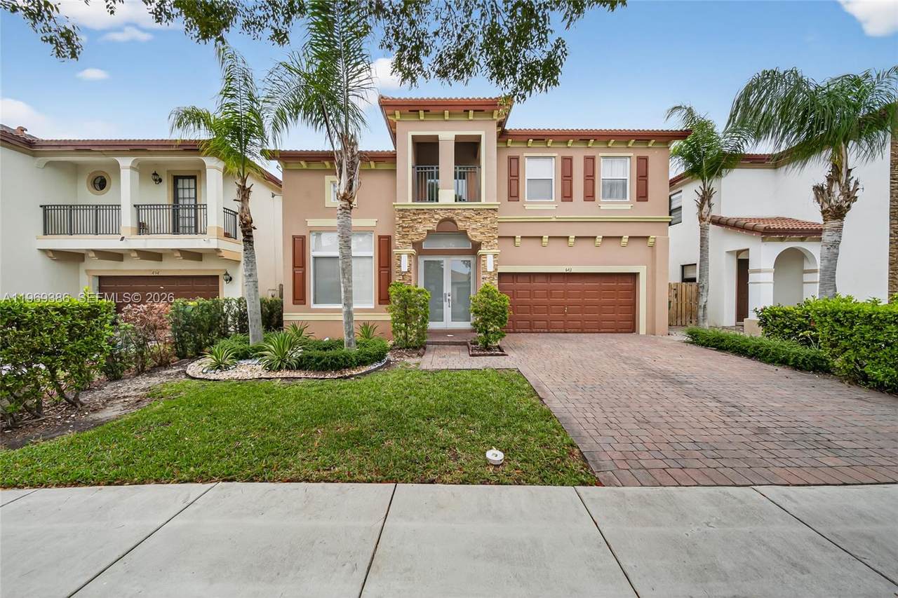 642 37th Pl - Photo 1
