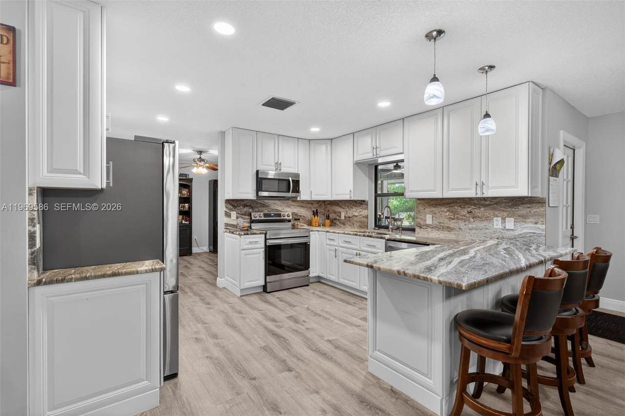 13174 174th Ct N - Photo 1