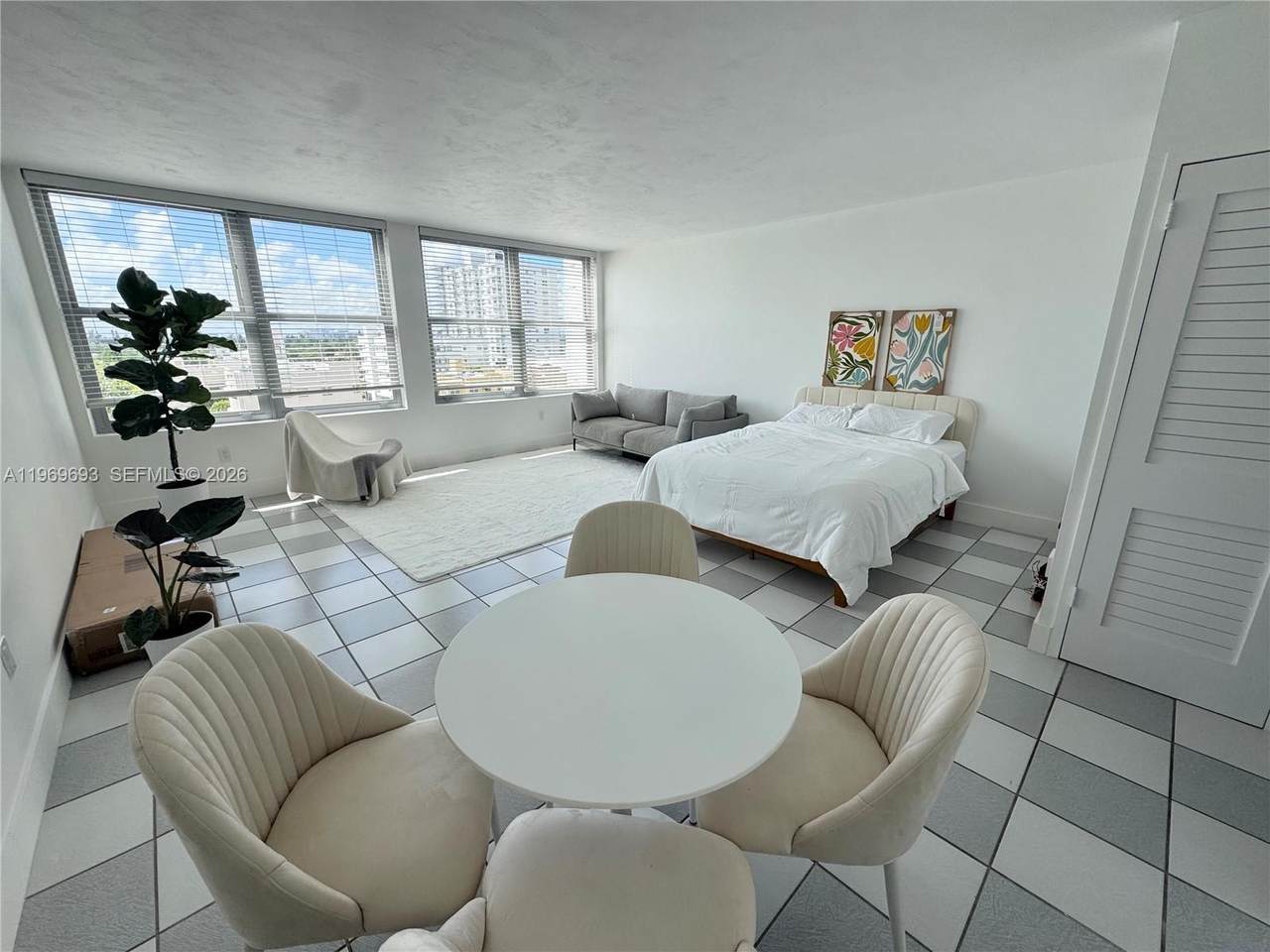 2899 Collins Ave - Photo 1