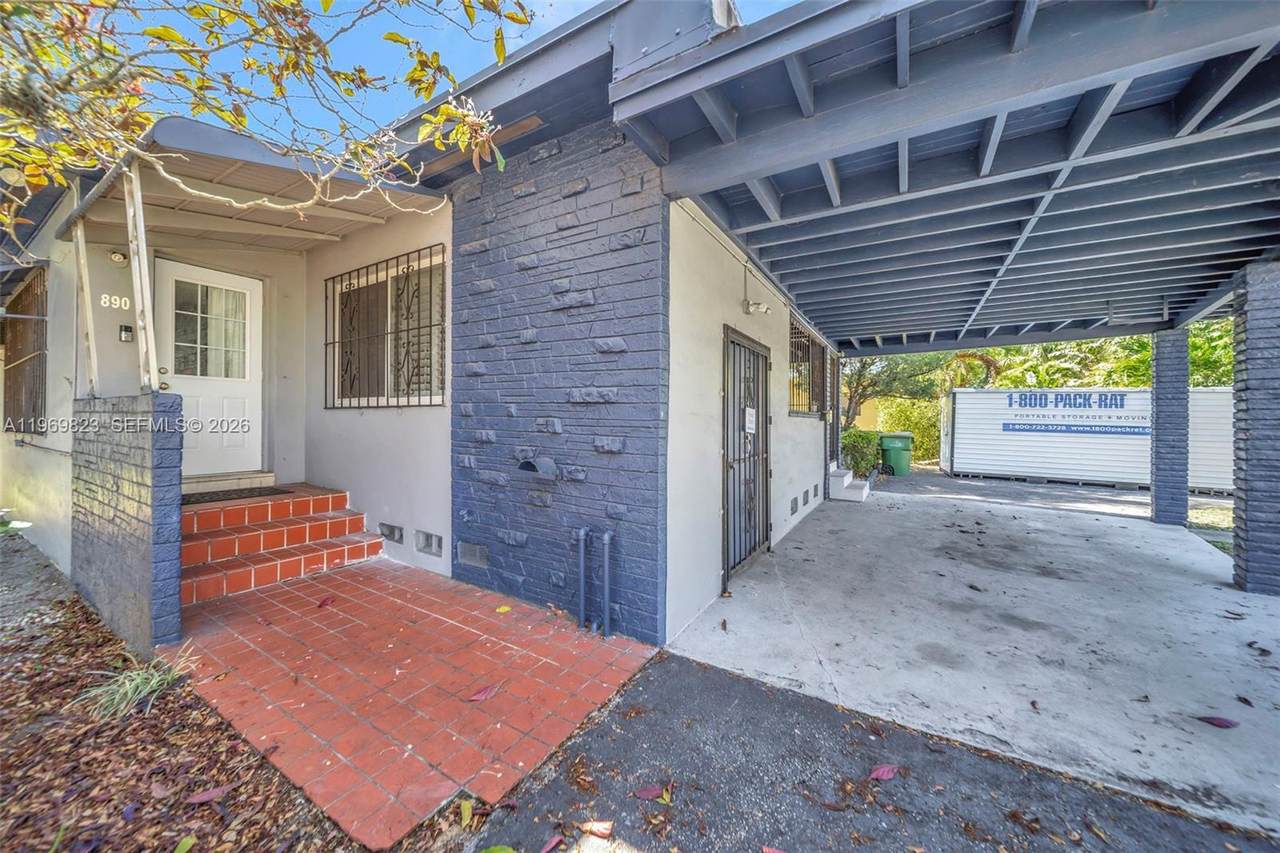 890 138th St - Photo 1