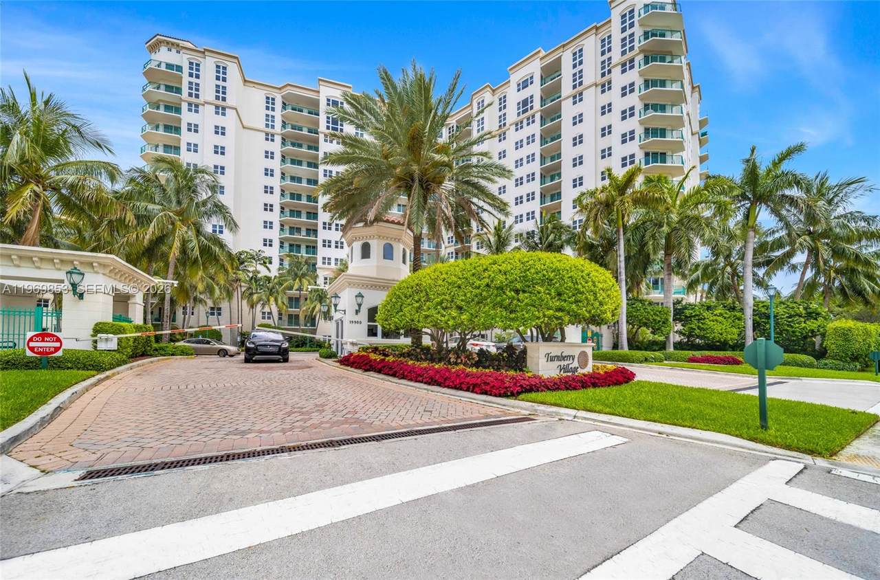 20000 Country Club Dr - Photo 1