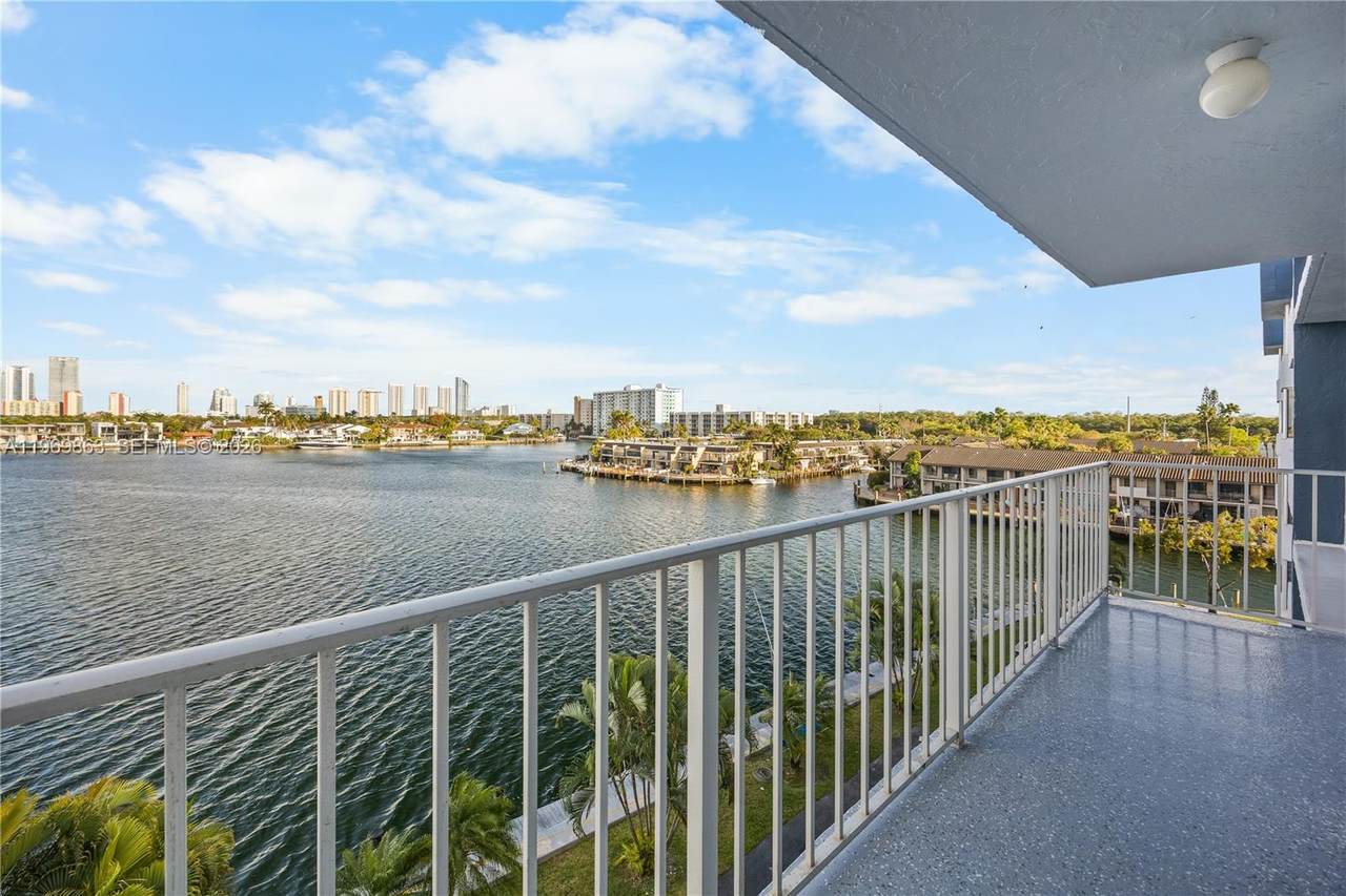 https://bt-photos.global.ssl.fastly.net/miami/1280_boomver_2_A11969863-2.jpg