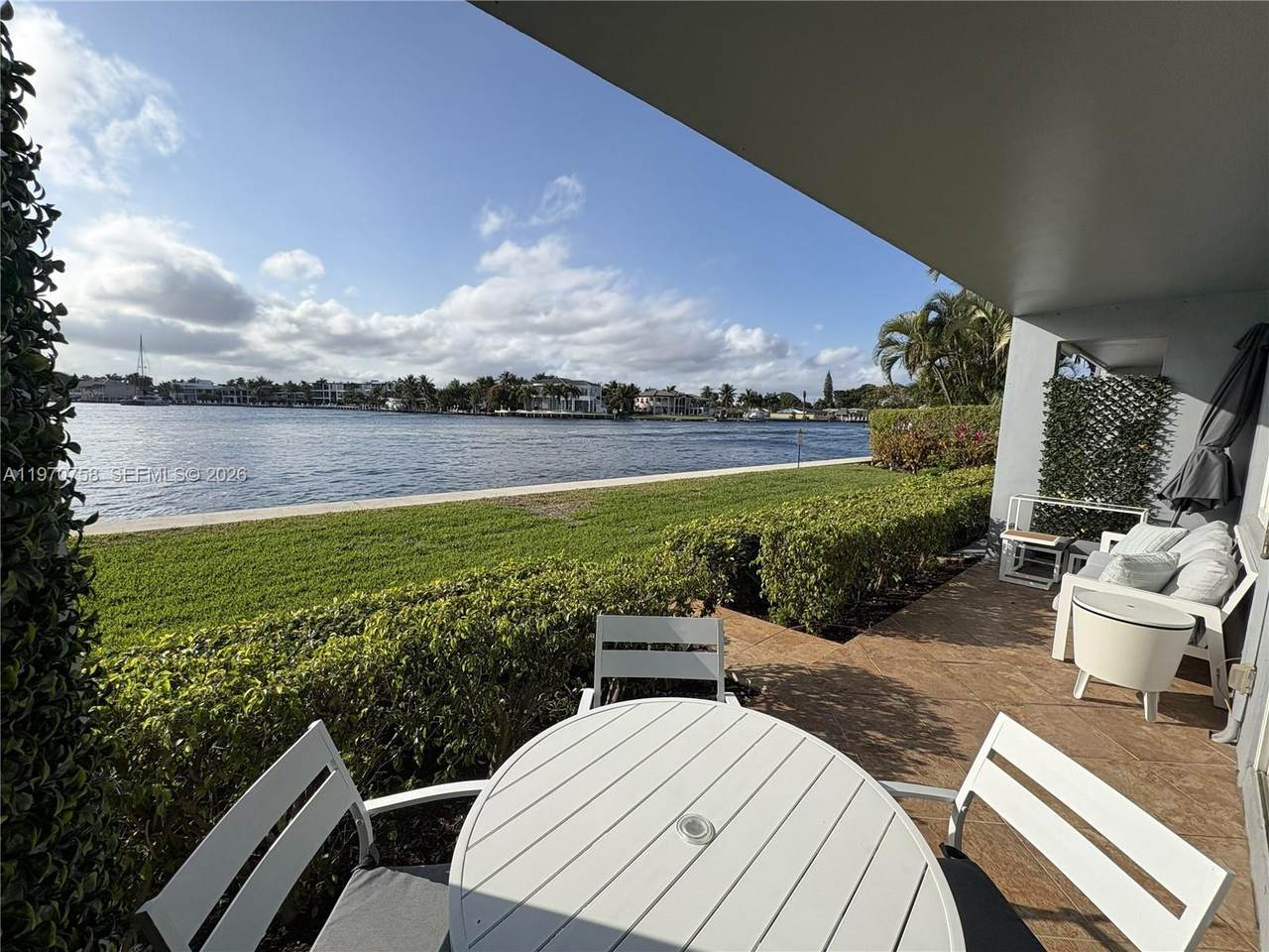 1201 Riverside Dr - Photo 1