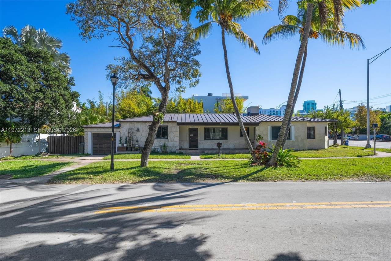 6311 La Gorce Dr - Photo 1