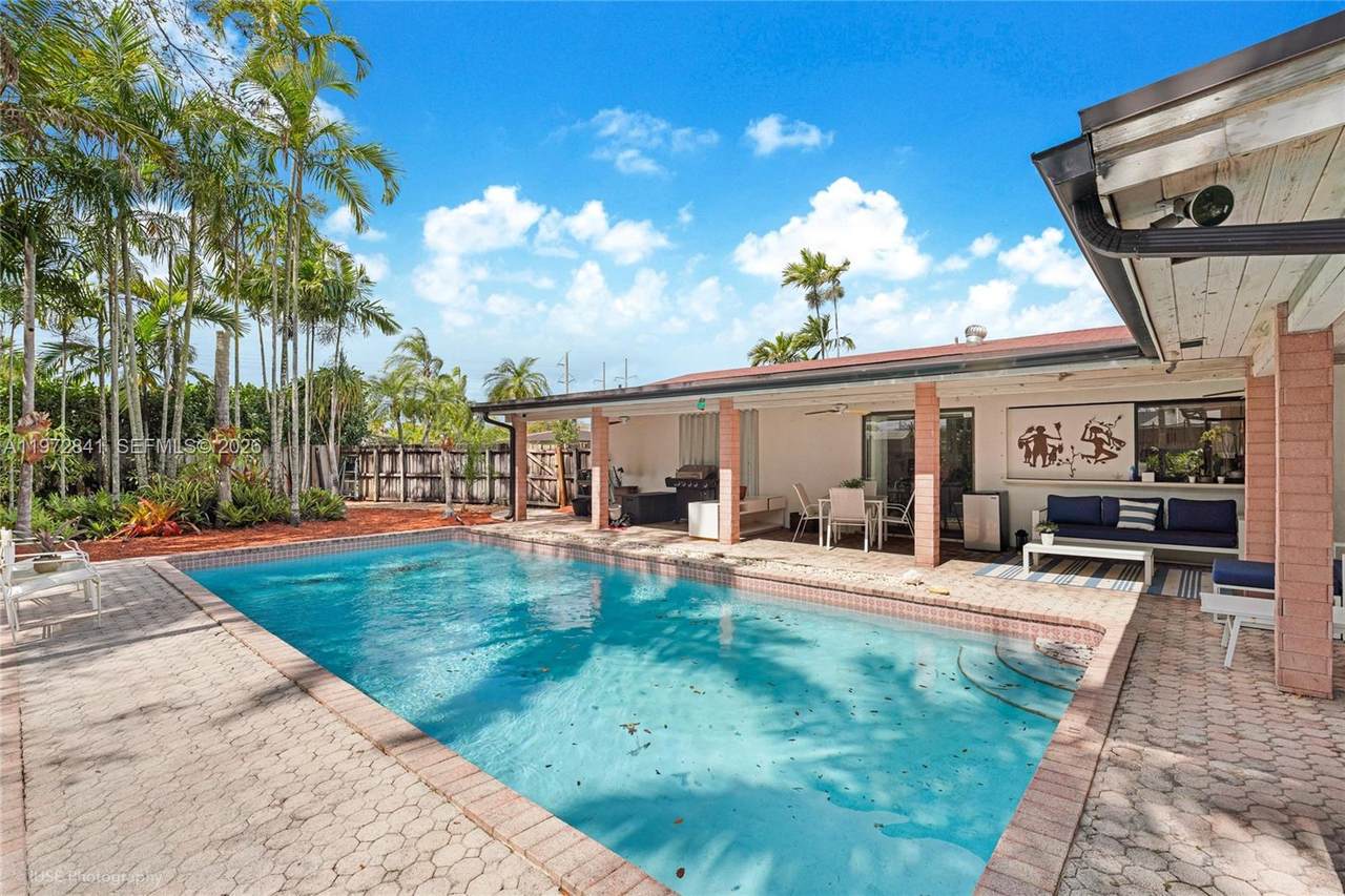 https://bt-photos.global.ssl.fastly.net/miami/1280_boomver_3_A11972841-2.jpg