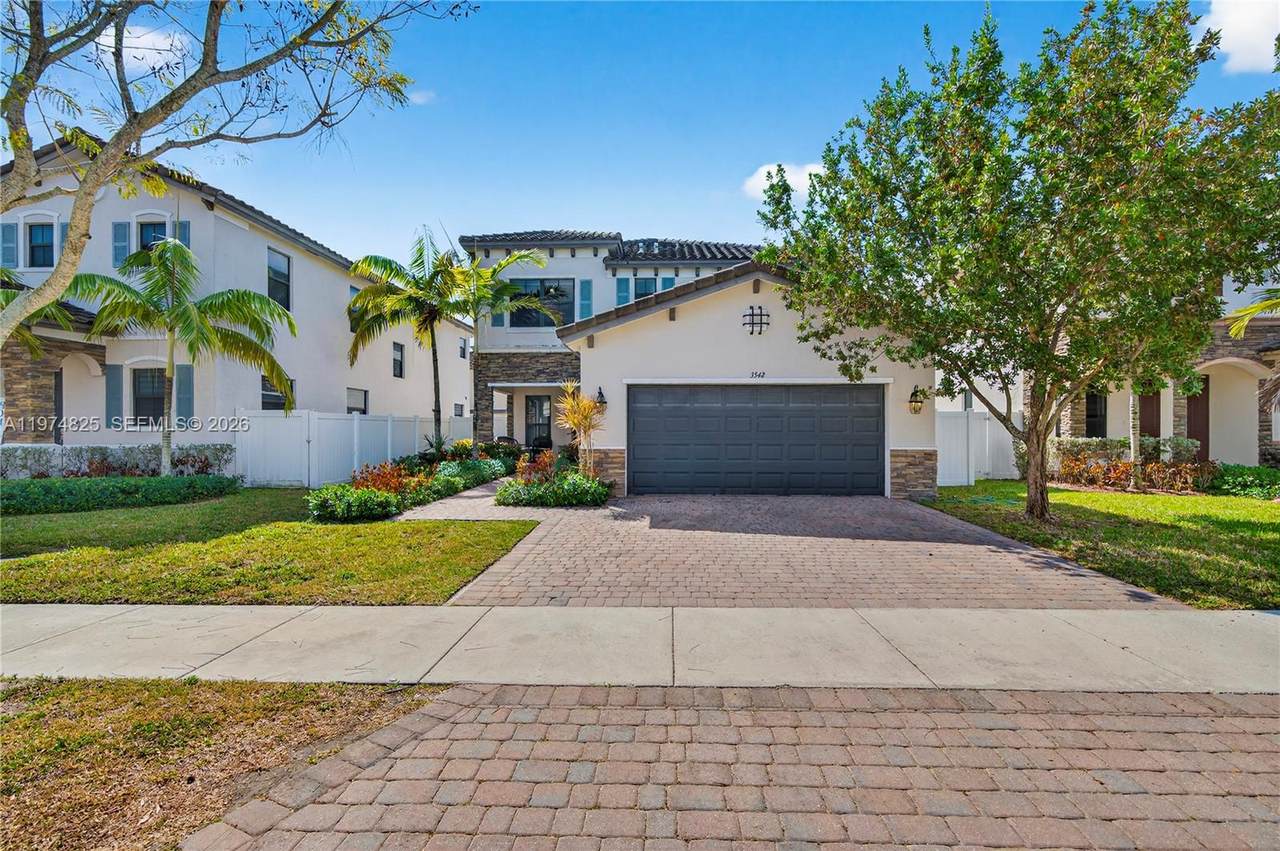 3542 93rd Pl - Photo 1