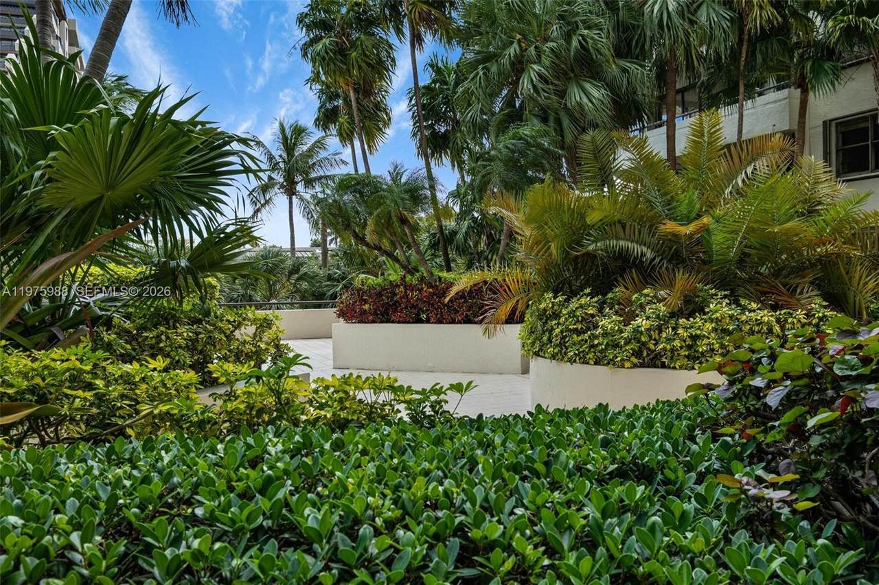 https://bt-photos.global.ssl.fastly.net/miami/1280_boomver_1_A11975988-2.jpg