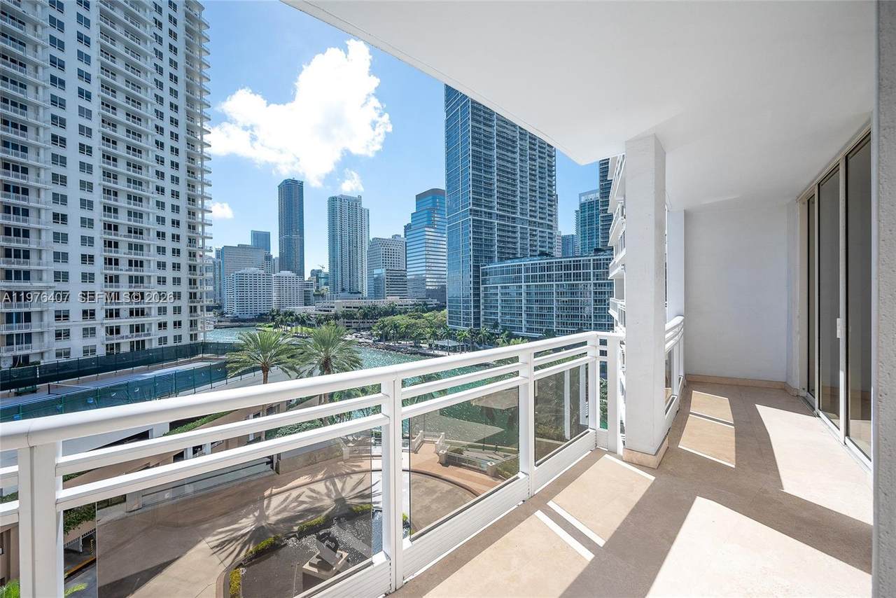 https://bt-photos.global.ssl.fastly.net/miami/1280_boomver_2_A11976407-2.jpg