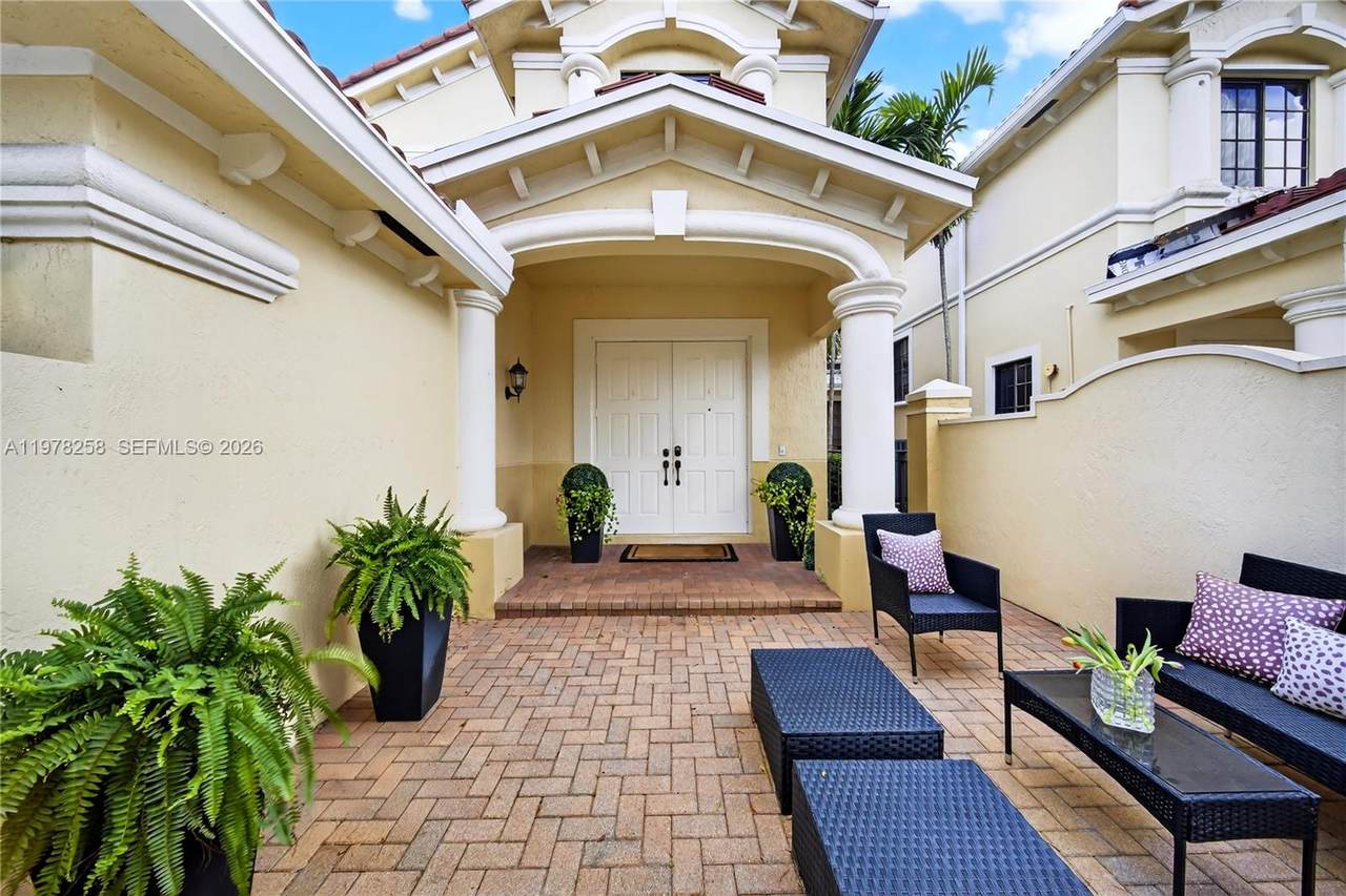 https://bt-photos.global.ssl.fastly.net/miami/1280_boomver_2_A11978258-2.jpg