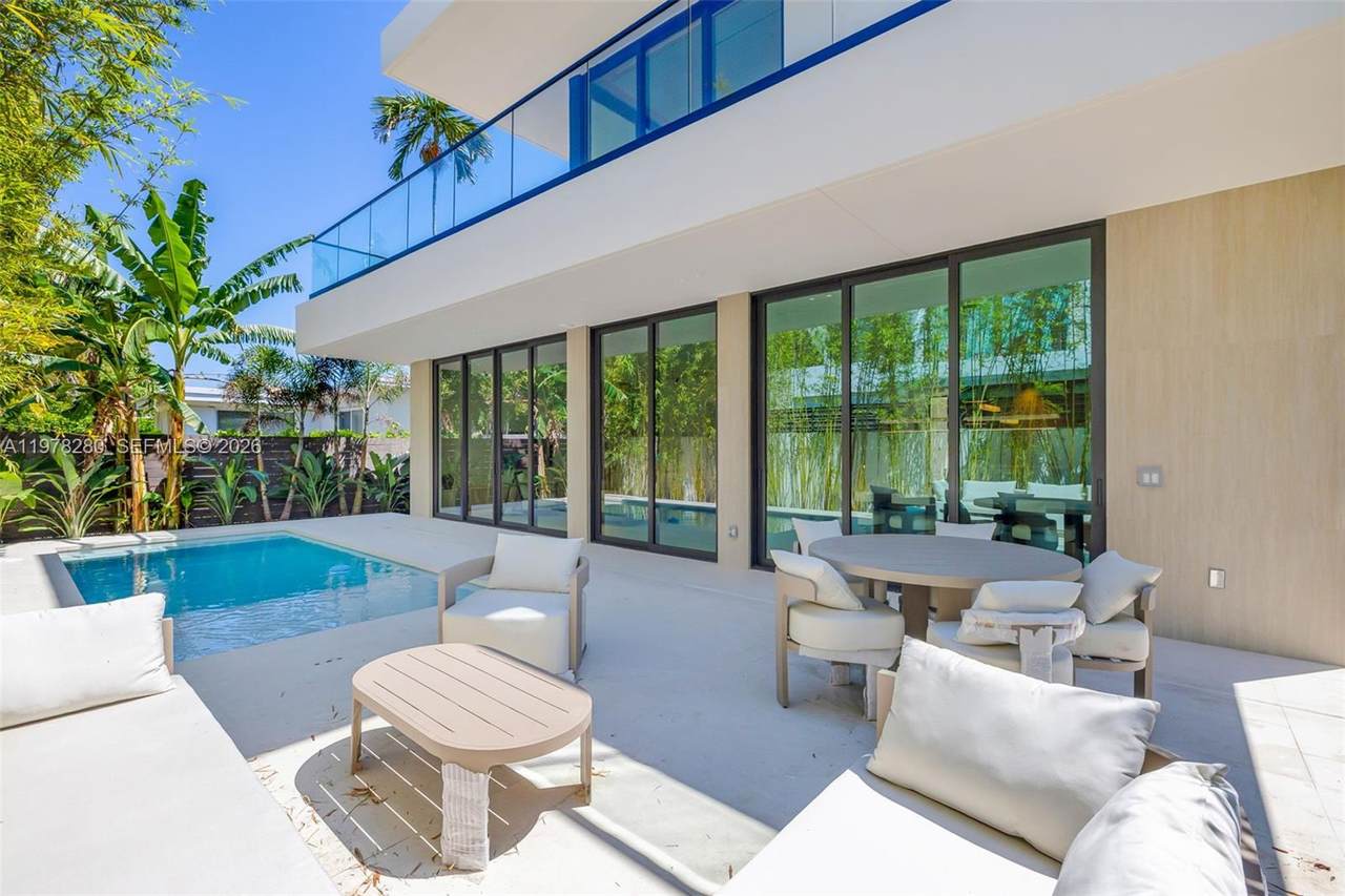 https://bt-photos.global.ssl.fastly.net/miami/1280_boomver_2_A11978280-2.jpg