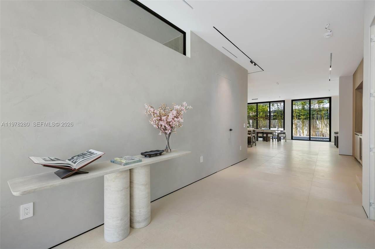 https://bt-photos.global.ssl.fastly.net/miami/1280_boomver_2_A11978280-2.jpg