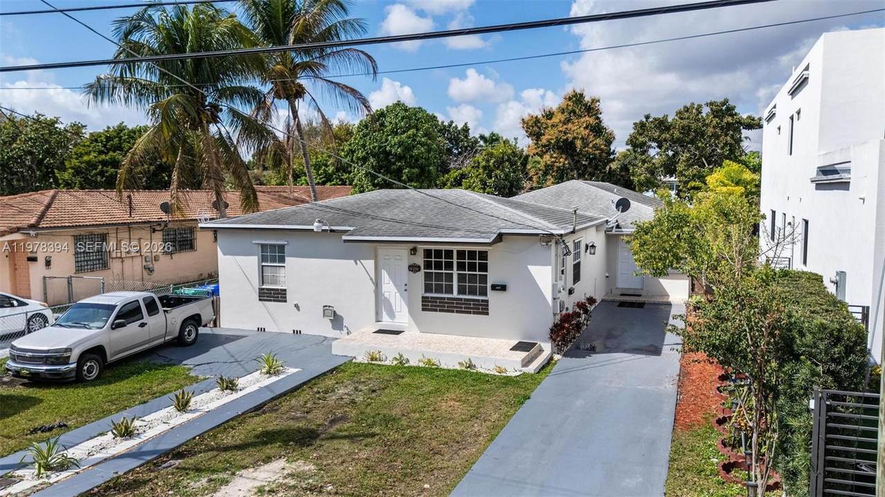 2862 38th Ct - Photo 1