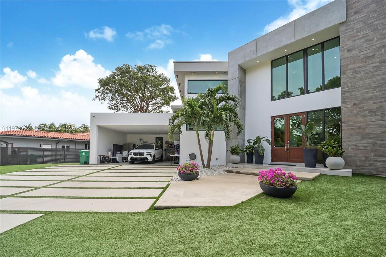 https://bt-photos.global.ssl.fastly.net/miami/1280_boomver_2_A11978652-2.jpg