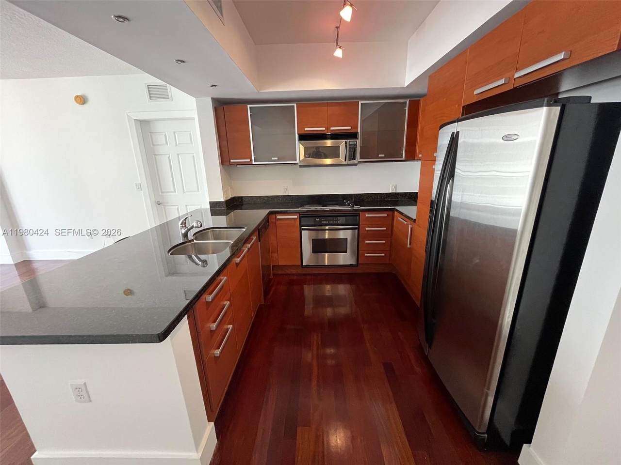 https://bt-photos.global.ssl.fastly.net/miami/1280_boomver_2_A11980424-2.jpg