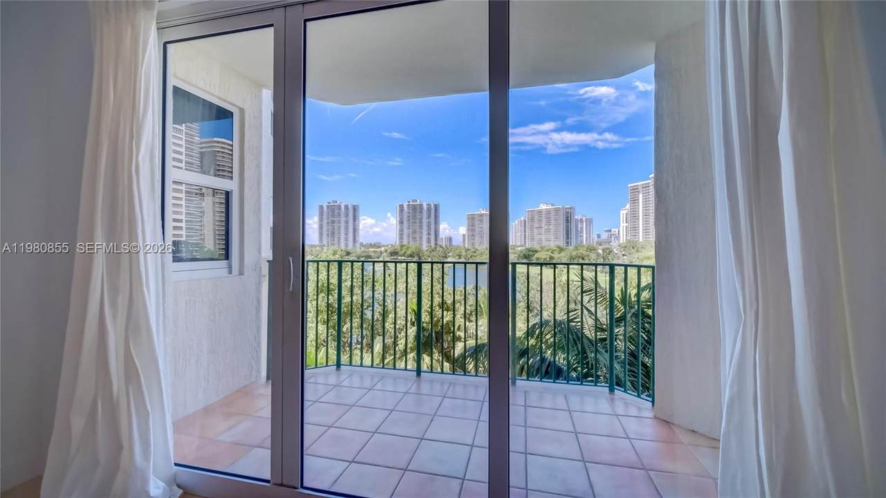https://bt-photos.global.ssl.fastly.net/miami/1280_boomver_2_A11980855-2.jpg