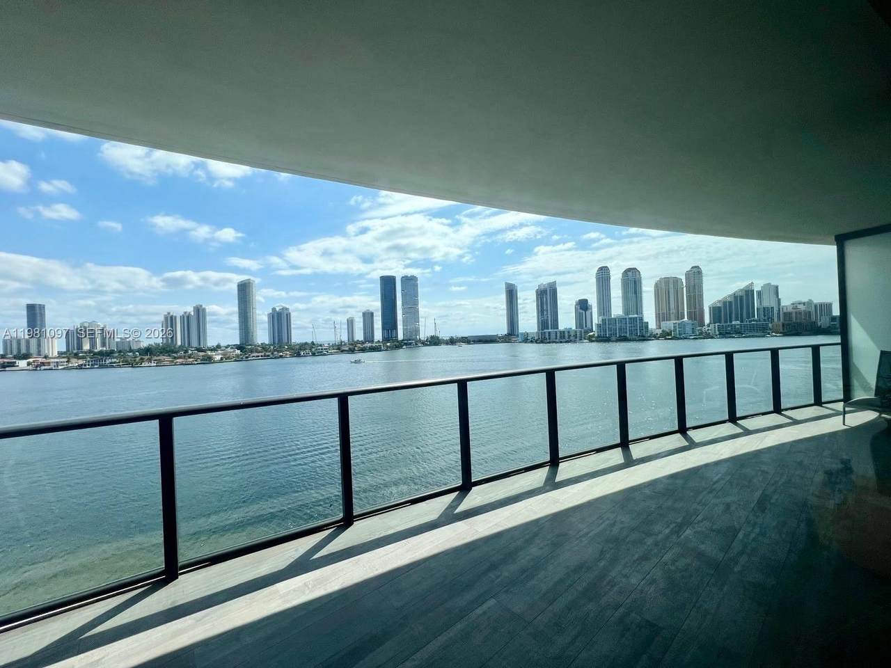 https://bt-photos.global.ssl.fastly.net/miami/1280_boomver_2_A11981097-2.jpg