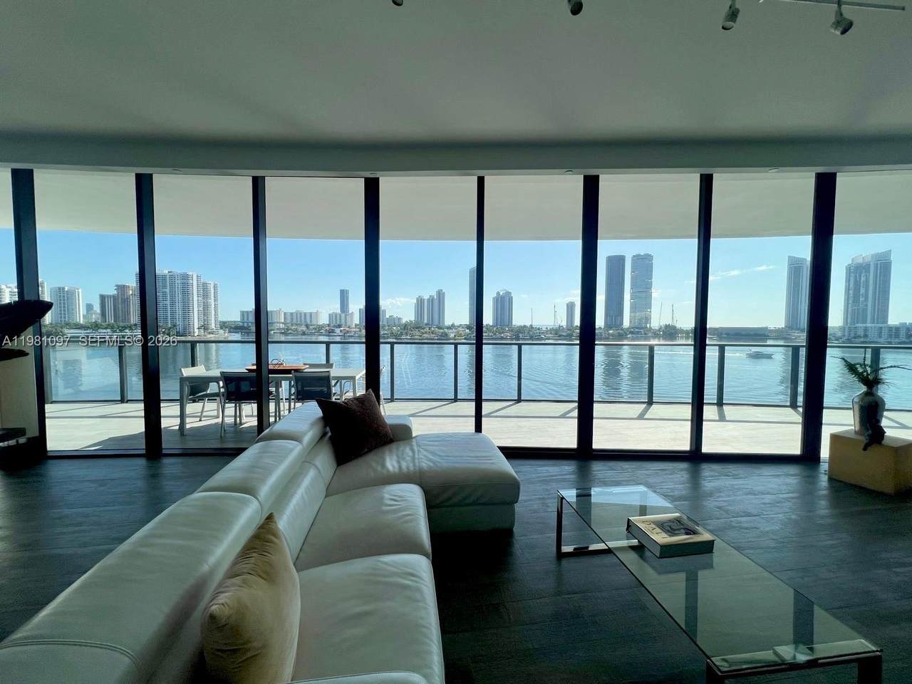 https://bt-photos.global.ssl.fastly.net/miami/1280_boomver_2_A11981097-2.jpg