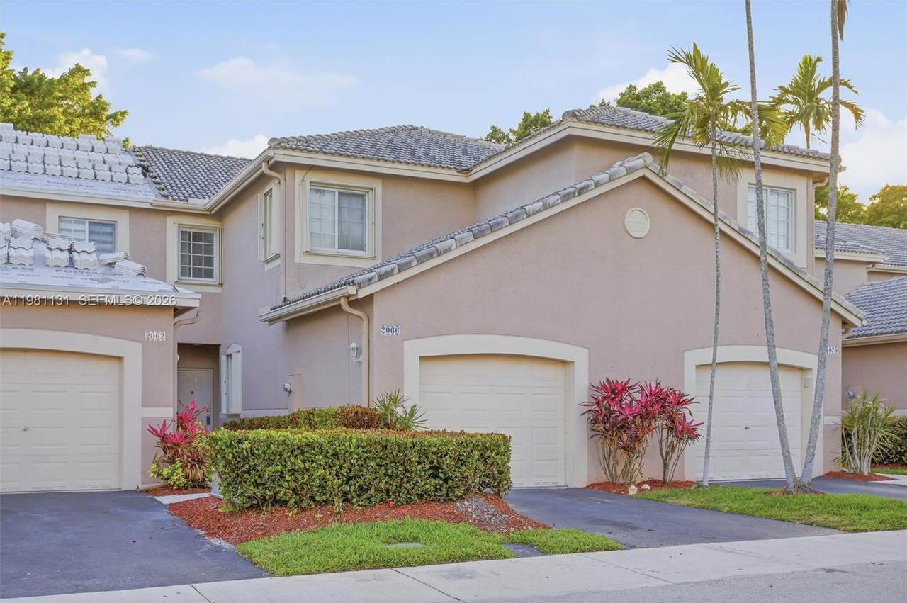 2066 Madeira Dr - Photo 1