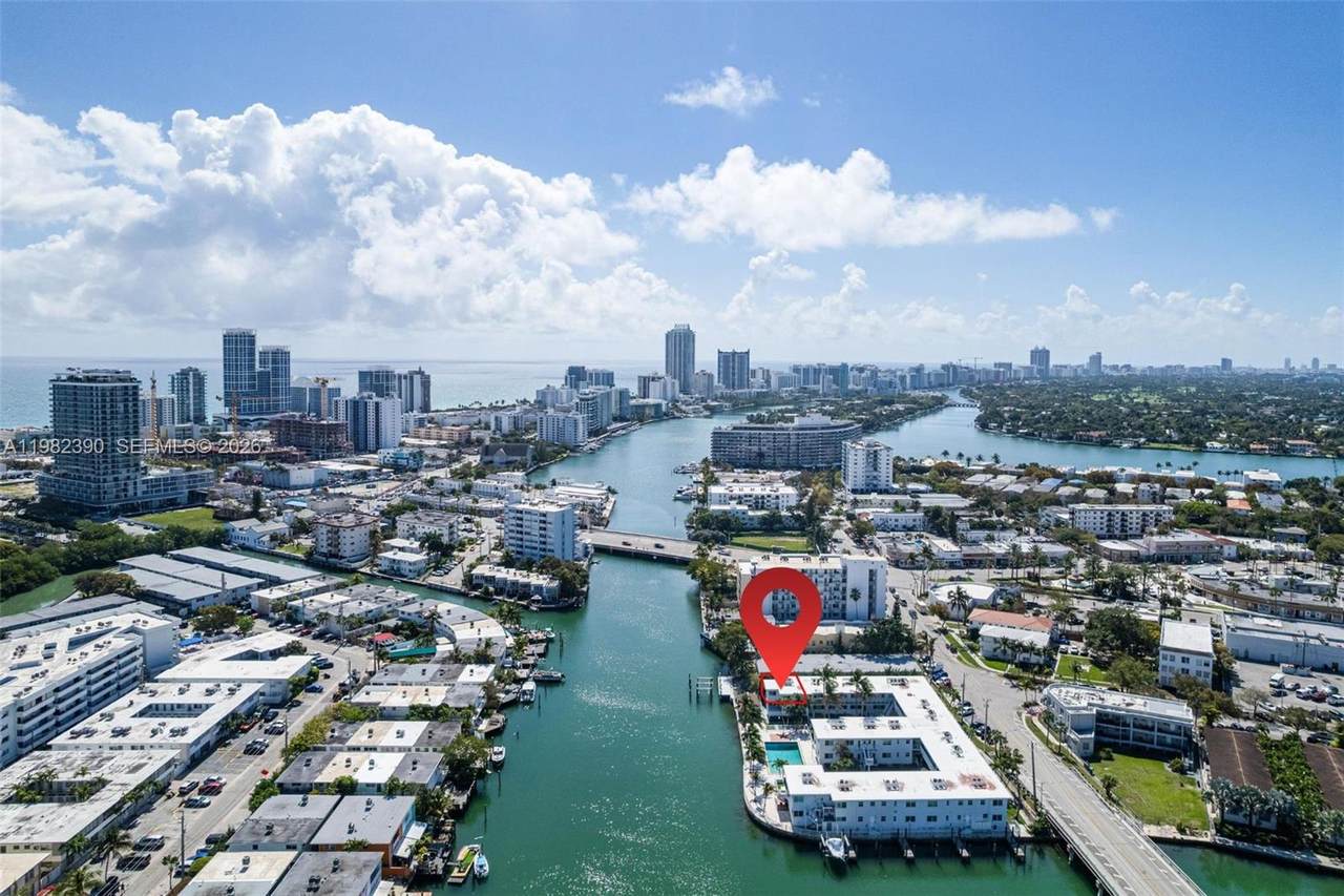 7207 Bay Dr - Photo 1