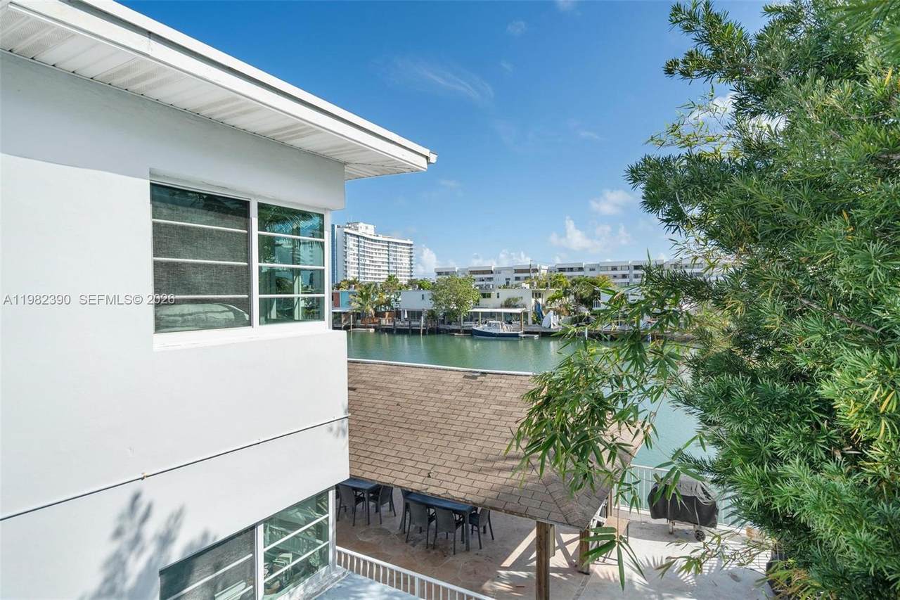 https://bt-photos.global.ssl.fastly.net/miami/1280_boomver_2_A11982390-2.jpg