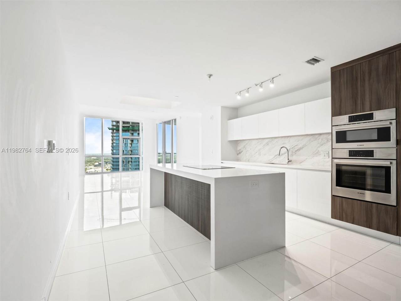 https://bt-photos.global.ssl.fastly.net/miami/1280_boomver_2_A11982764-2.jpg