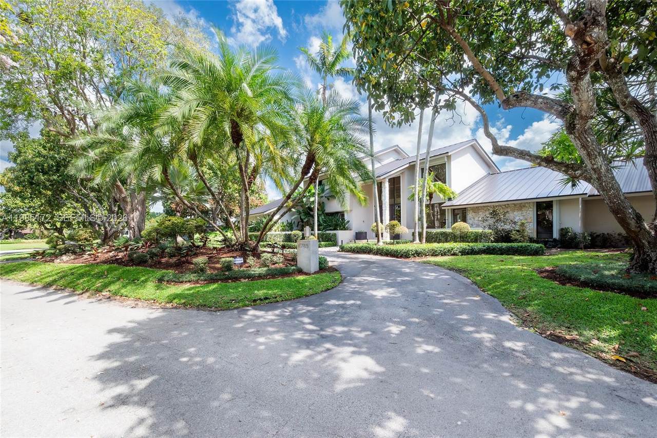 11785 90th Ave - Photo 1