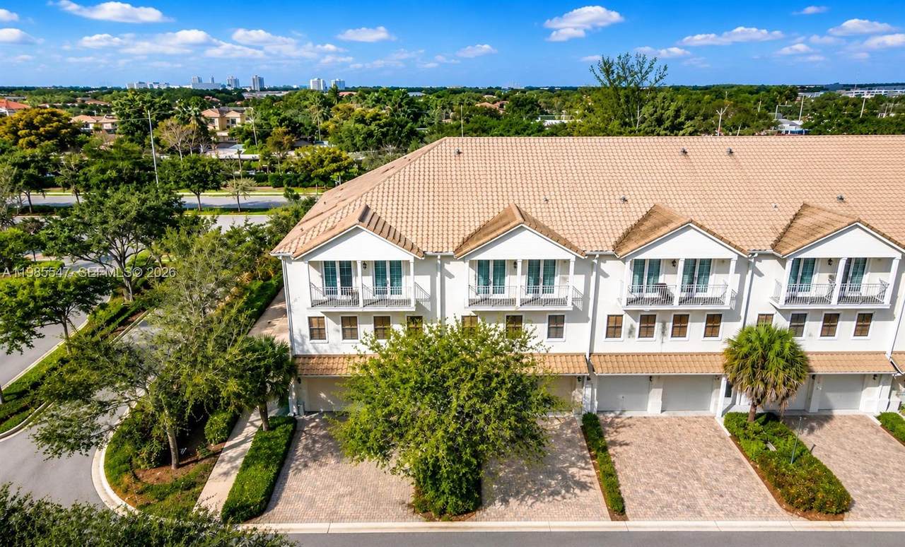 6841 Lakeside Cir N - Photo 1