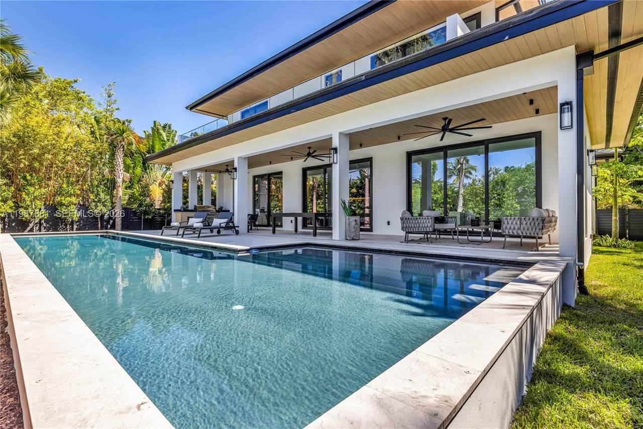 https://bt-photos.global.ssl.fastly.net/miami/1280_boomver_2_A11987881-2.jpg