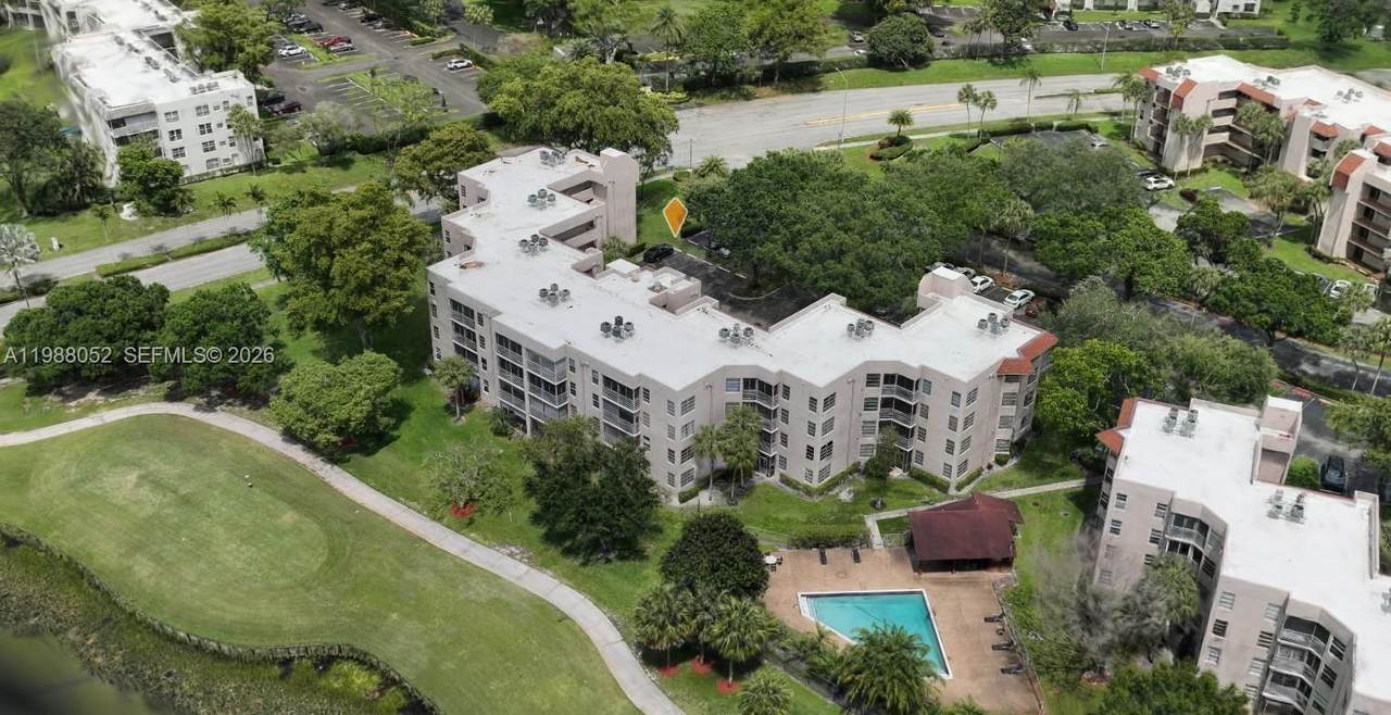 1811 Sabal Palm Dr - Photo 1