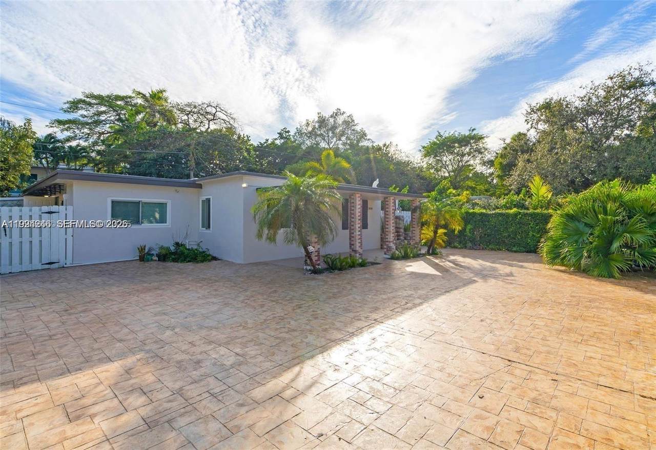 3800 Charles Ter - Photo 1