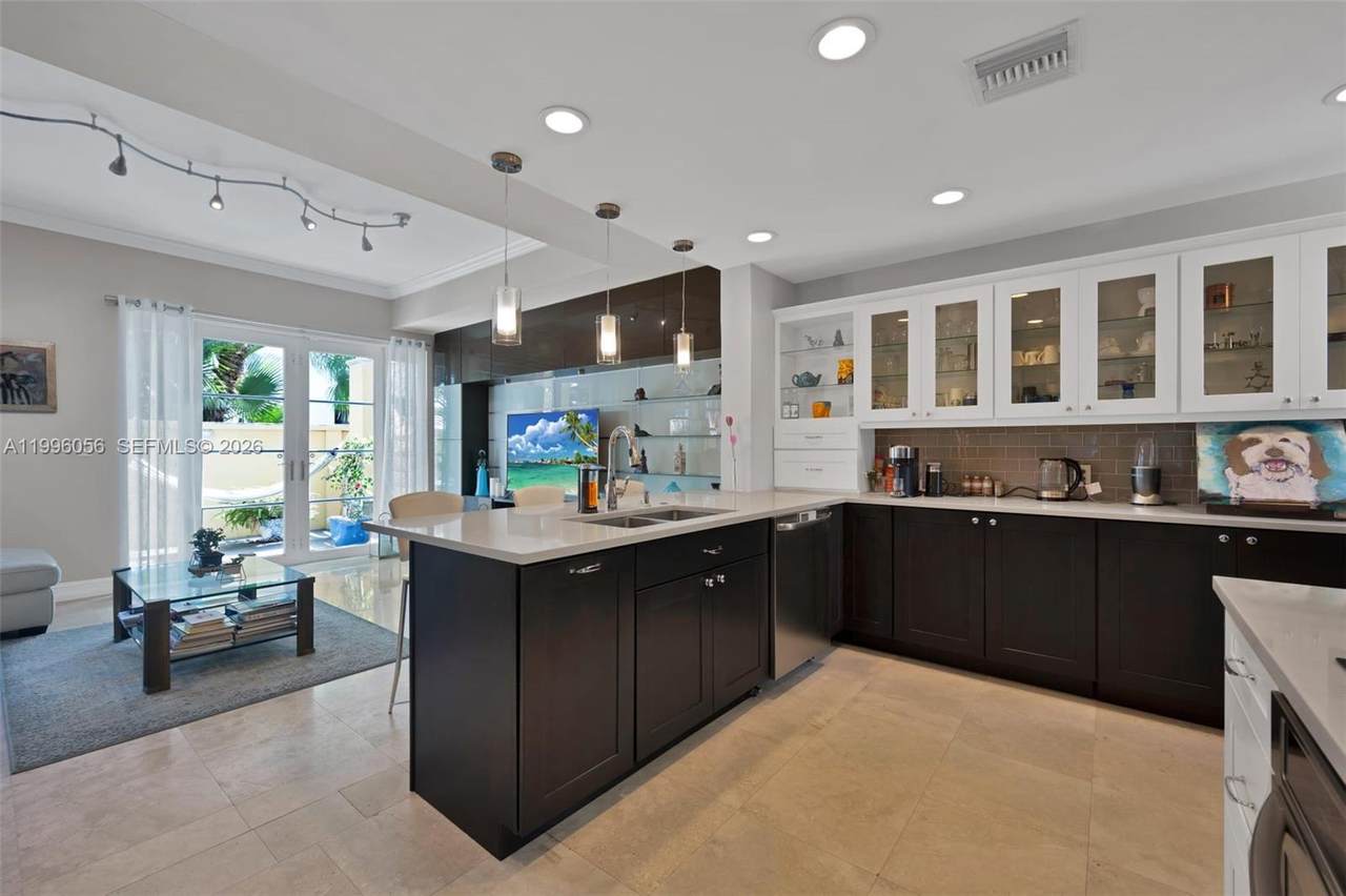 18345 30th Pl - Photo 1