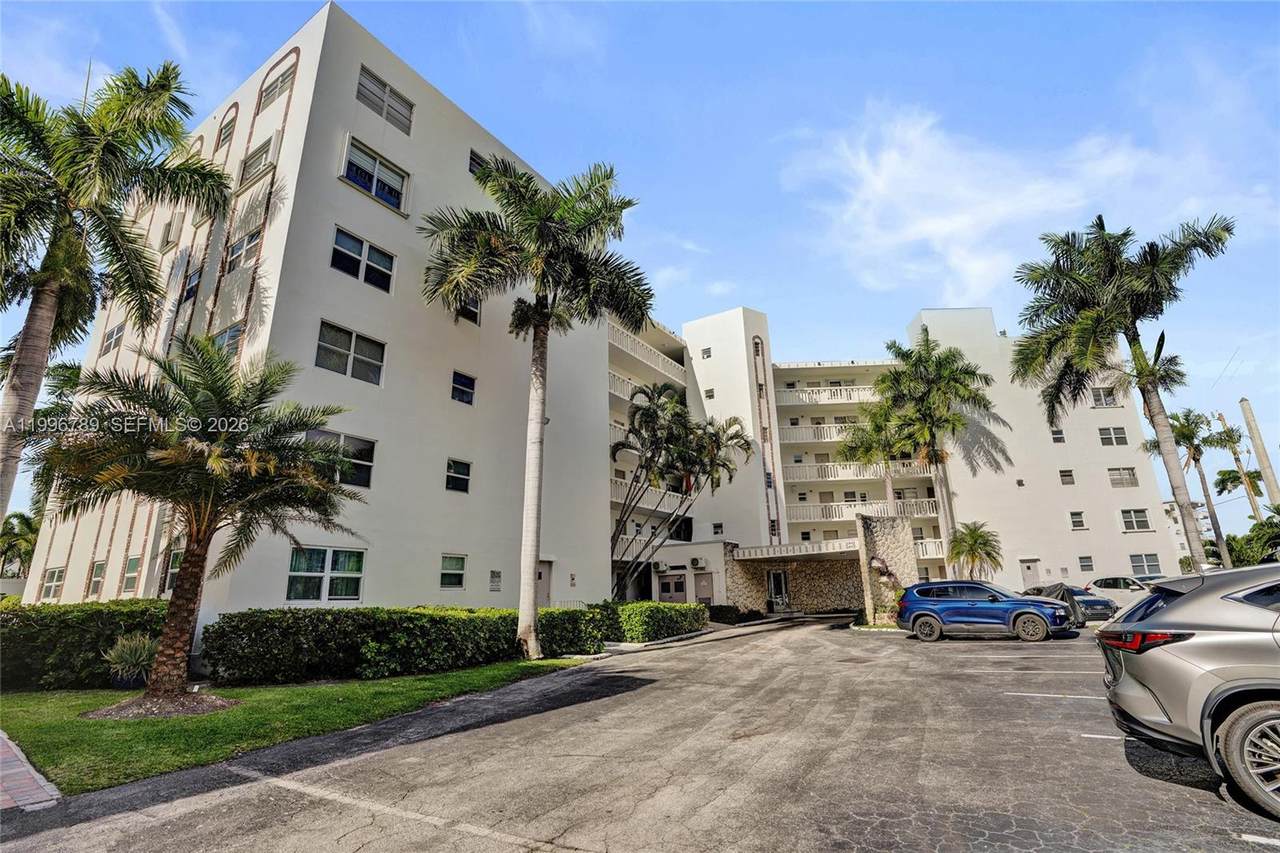 3181 Ocean Dr - Photo 1