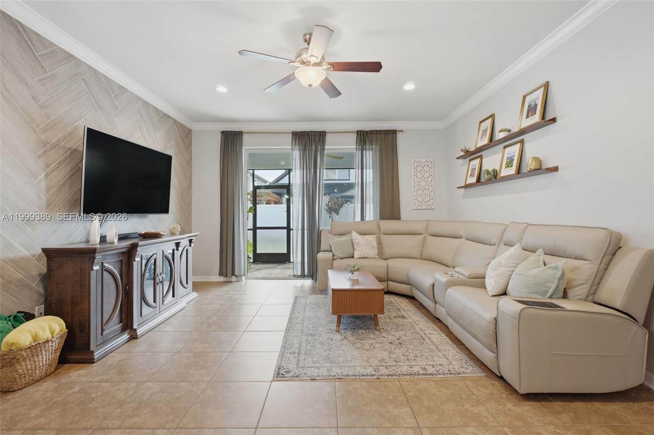 https://bt-photos.global.ssl.fastly.net/miami/1280_boomver_2_A11999389-2.jpg