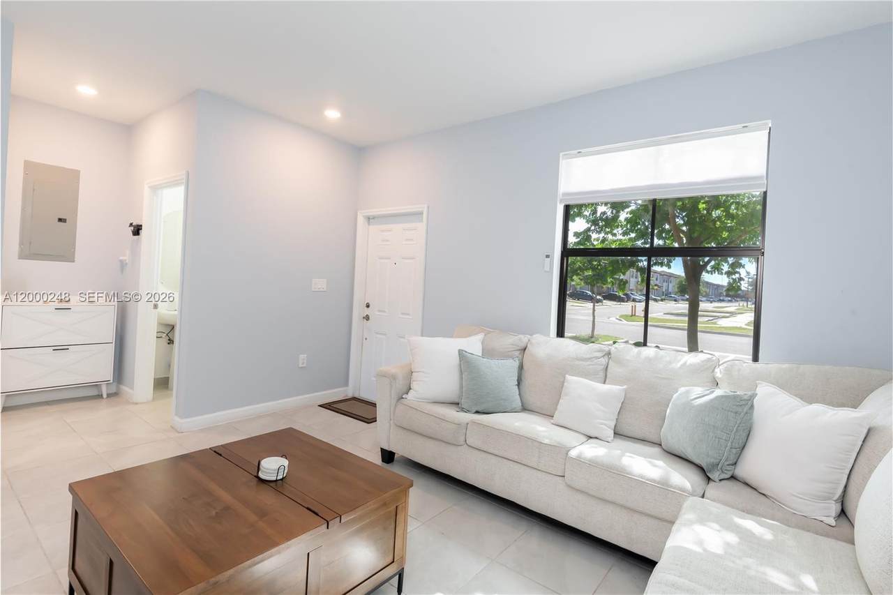 23129 99th Ave - Photo 1