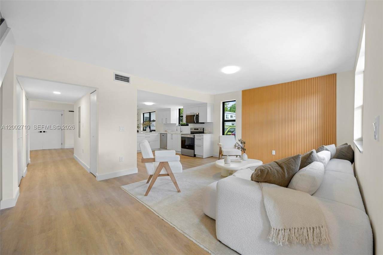 7996 Crespi Blvd - Photo 1