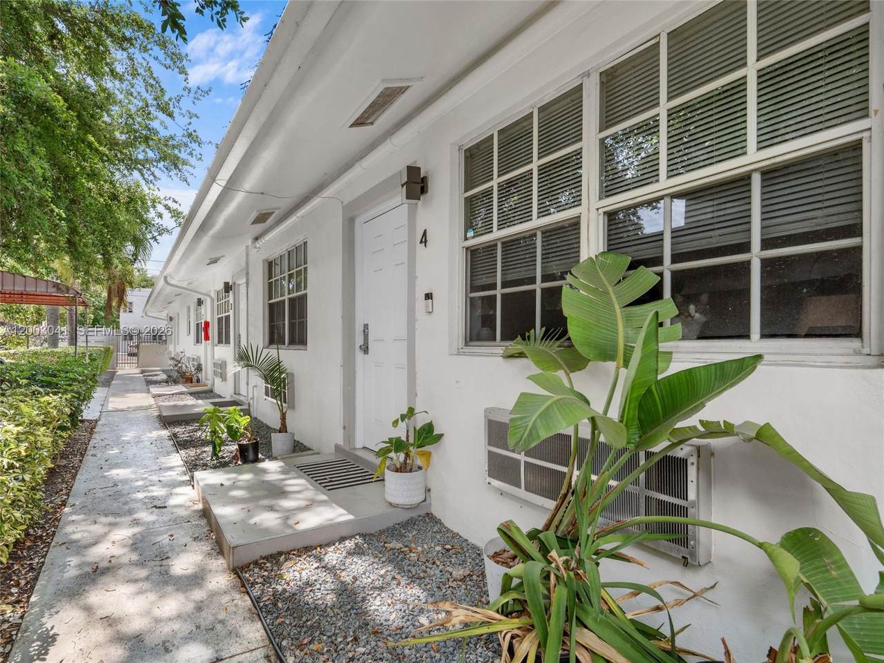 571 67th St - Photo 1
