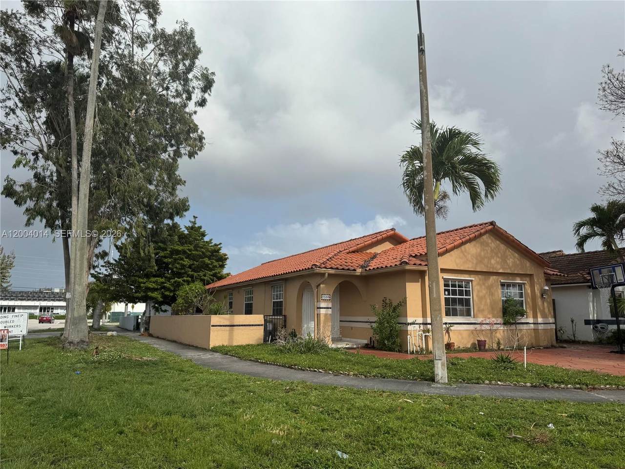 7599 4th Ct - Photo 1